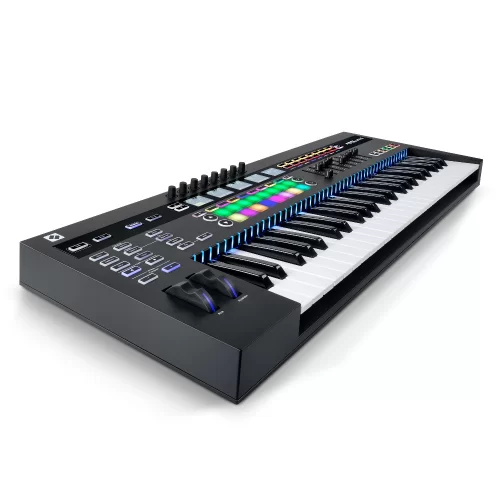 c*s様 Novation 61 SL MK3 (新品) Novation 61 SL MkIII MIDI-клавиатура, 61 клавиша купить в Москве и